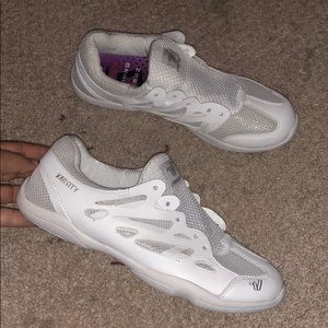 BRAND NEW NEVER USED VARSITY CHEERLEADING SHOES